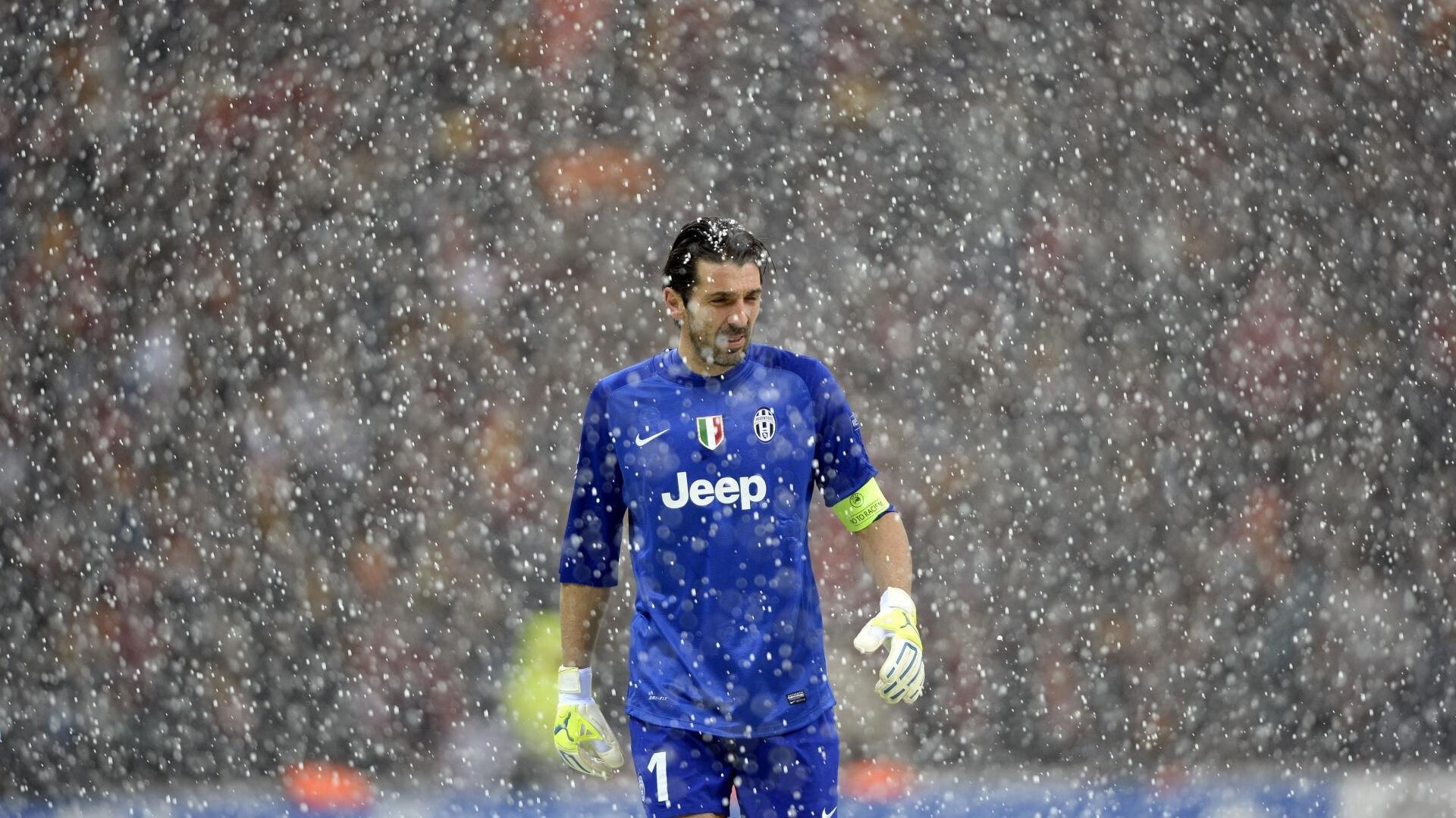 逆境突围:球队如何在压力下稳住阵脚?,逆境中突围