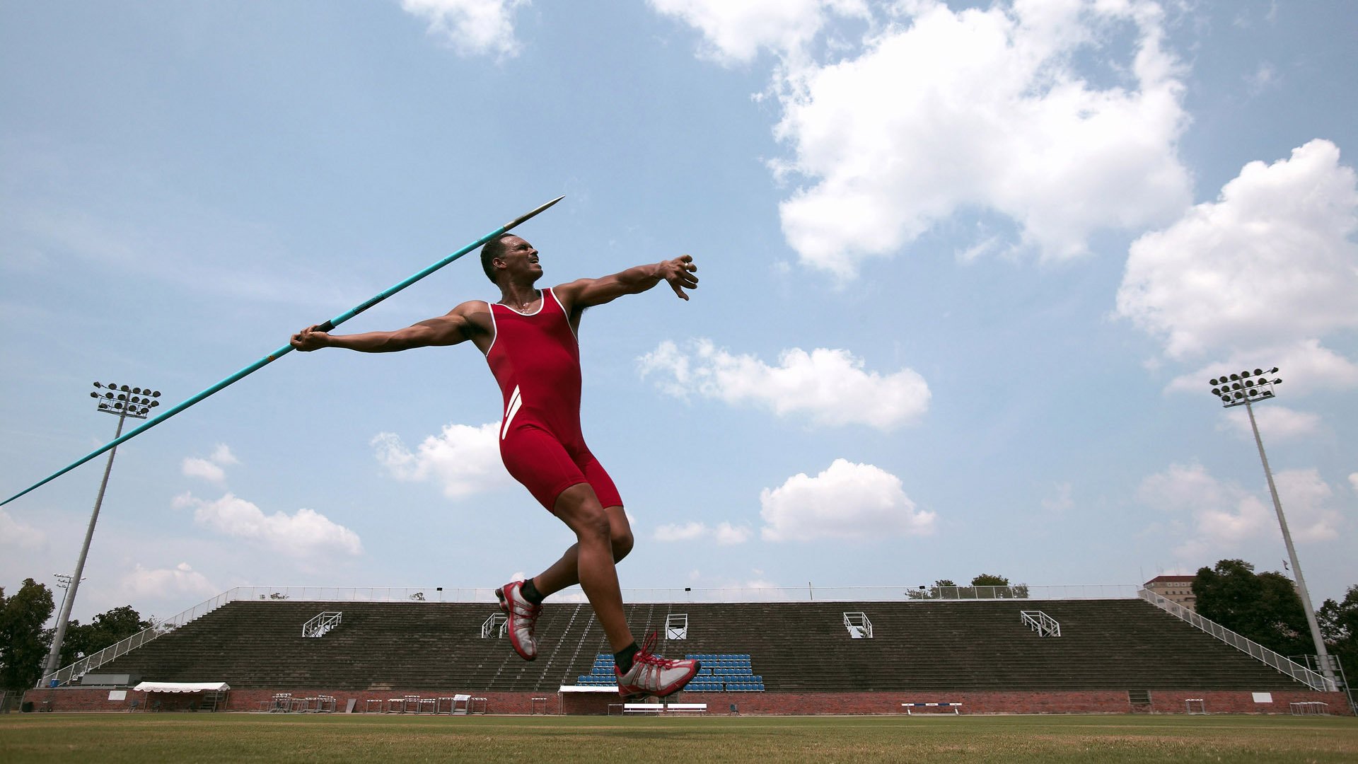 中立B男选手在转身后发力能力提升