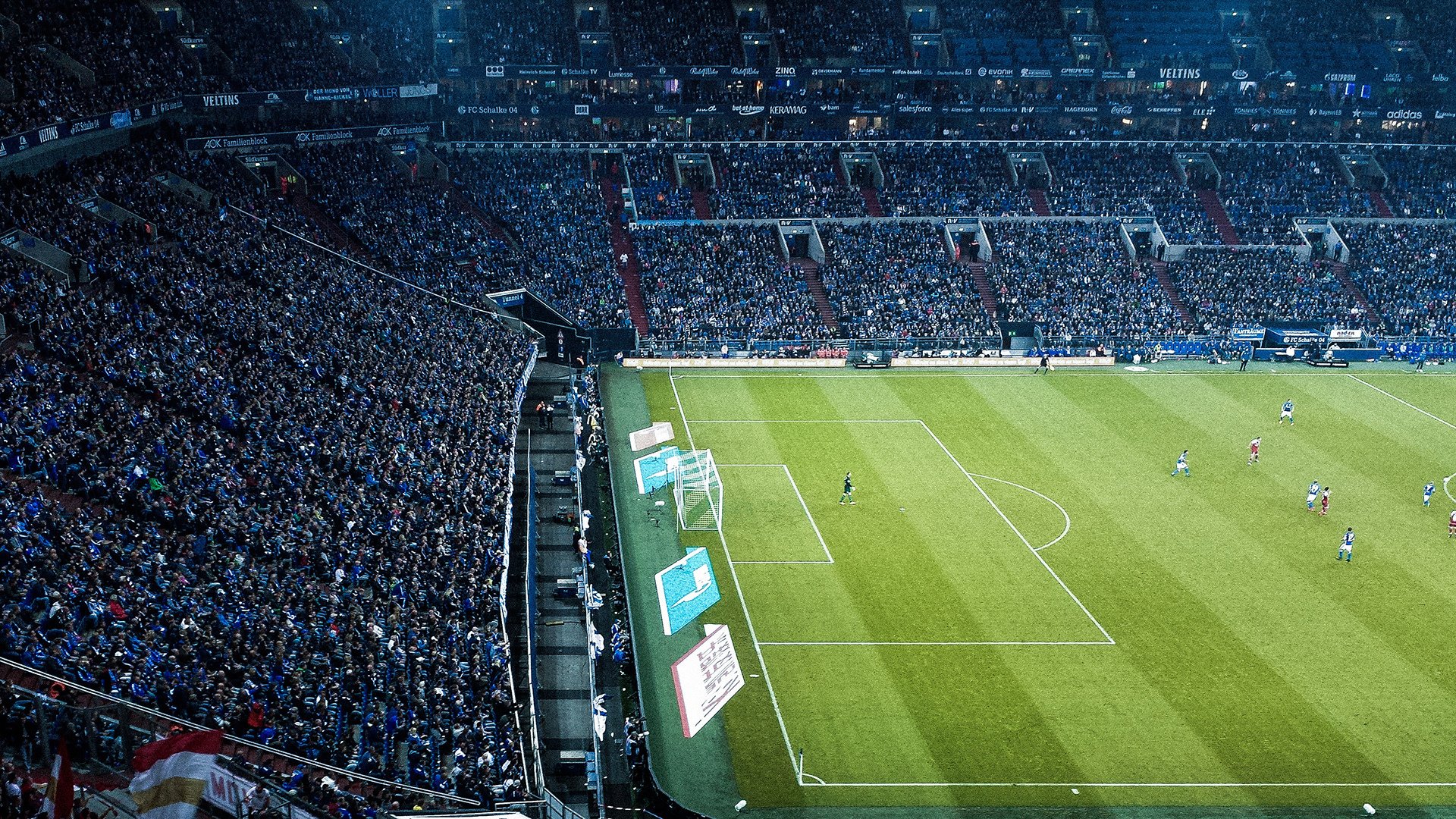 西甲豪门大战：攻防精彩纷呈让人目不暇接！，豪门三强挥金如土,赚足流量的西甲联赛迎来新伙伴